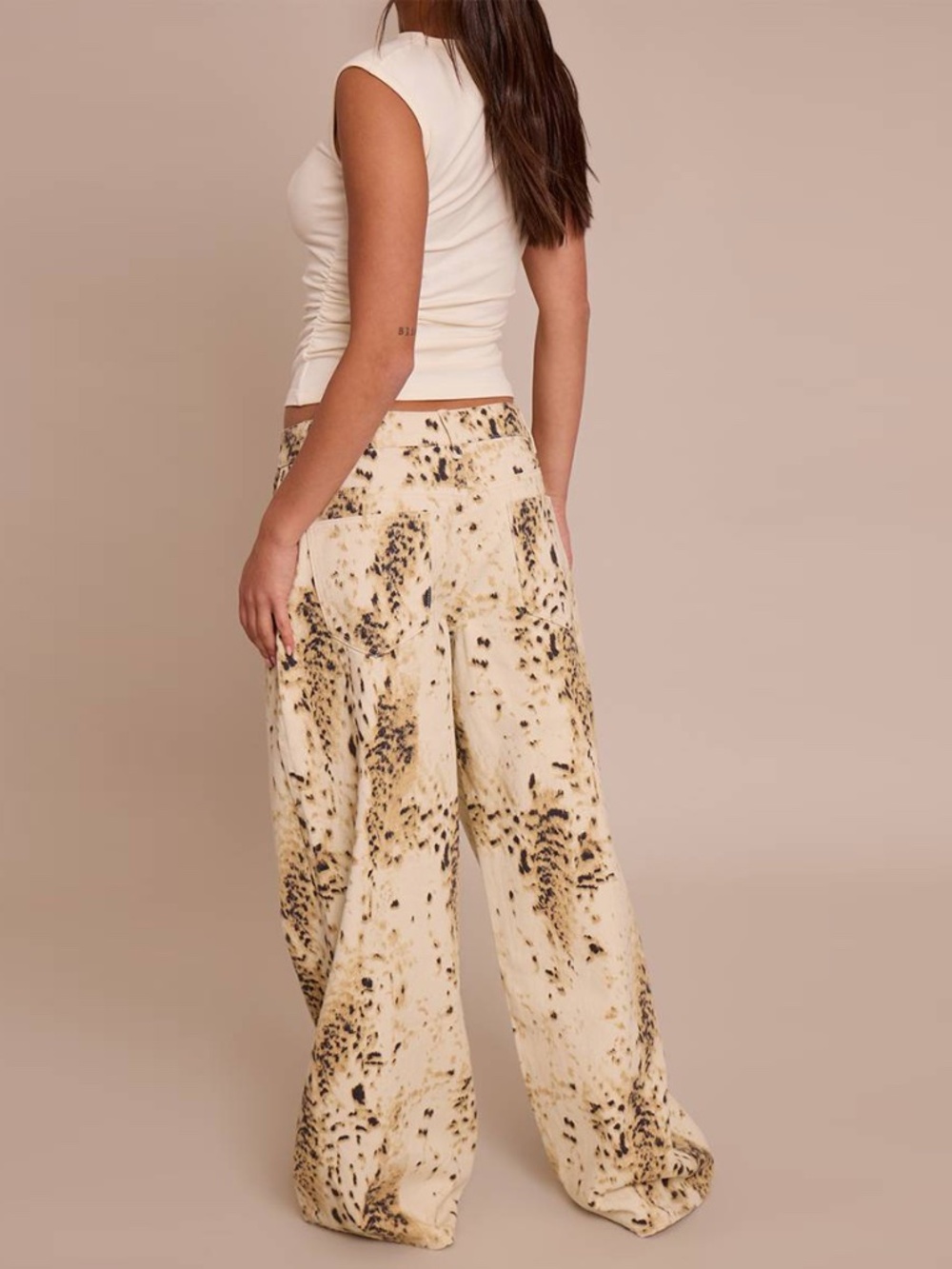 PrettyLittleThing Snow Leopard Slouchy Wide Leg Jeans Beige Size 12 - Picture 3 of 7